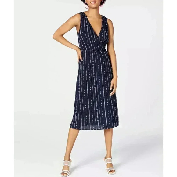 City Studios Dresses & Skirts - Navy Blue Printed V-neck Surplice Midi Dress NWT XS